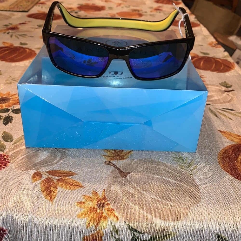 New Hoven Vision Argonaut floatable polarized sunglasses.